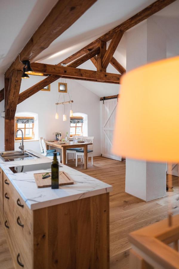 Ambiente & Comfort Im Historischen Anwesen Appartement Walting